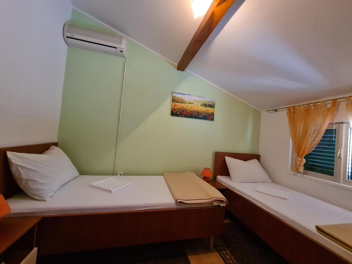 Camp Krka Hotel Lozovac Kültér fotó
